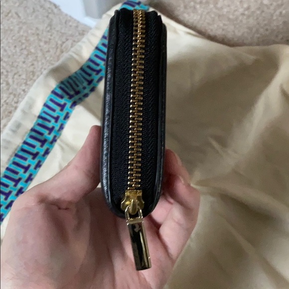 Tory Burch Wallet + Dust Bag - Picture 9 of 9